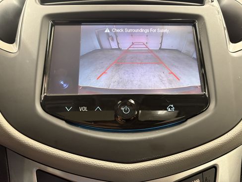 Used 2016 Chevrolet Trax LT w/ LT Sun and Sound Package FWD image 14