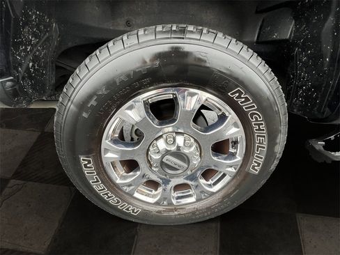 Used 2022 Ford F250 Lariat w/ Lariat Ultimate Package image 12