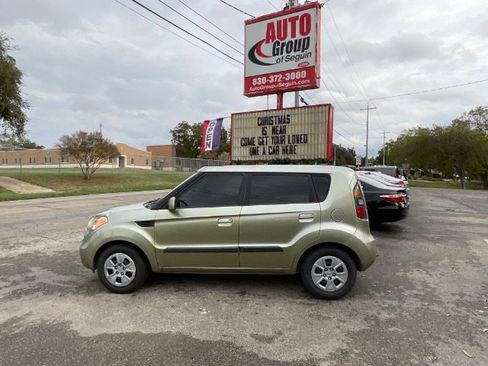 Used 2010 Kia Soul + image 9