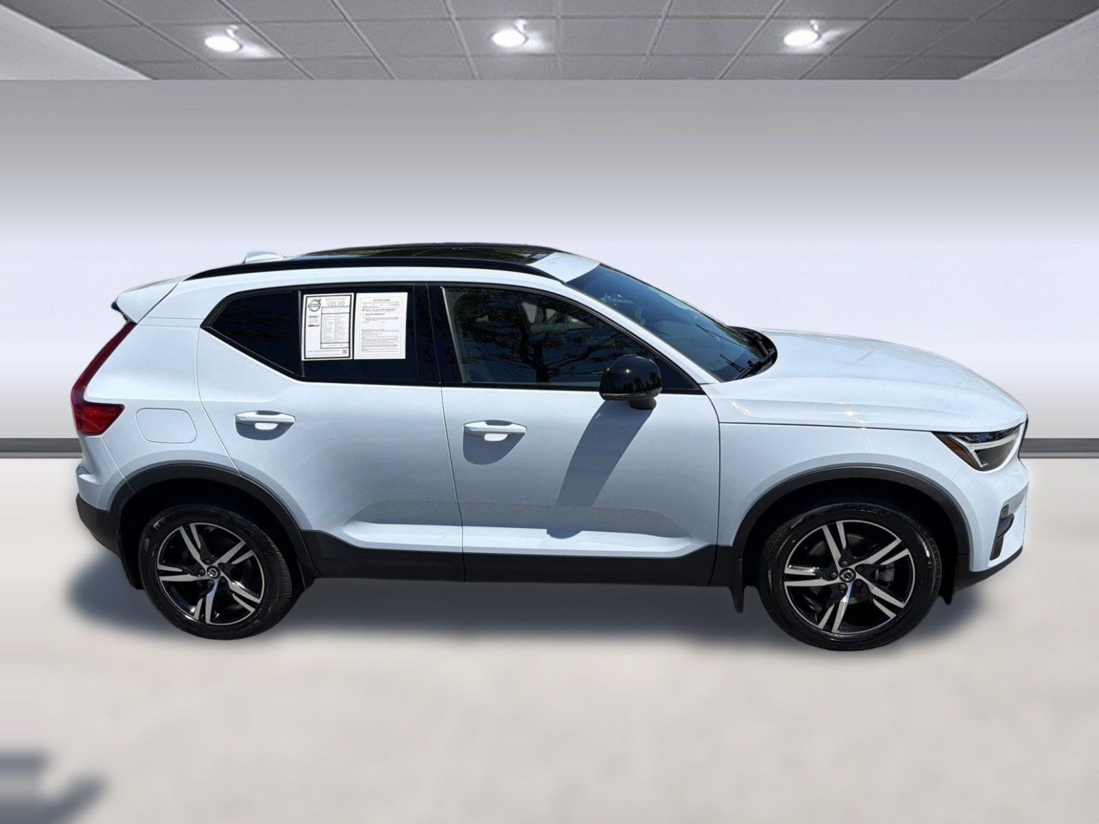 Certified 2024 Volvo XC40 B5 Core w/ Protection Package Premier AWD/4WD image 8