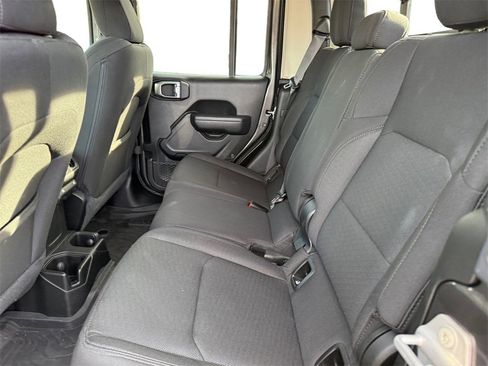 Used 2022 Jeep Gladiator Sport image 14