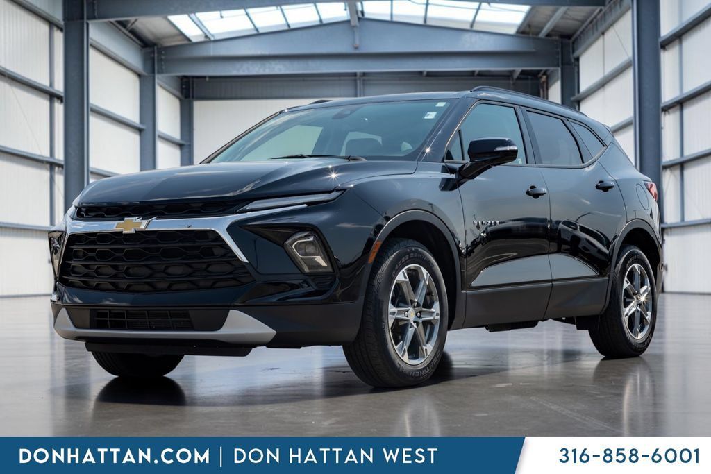 Used 2024 Chevrolet Blazer LT w/ LPO, Floor Liner Package FWD image 1