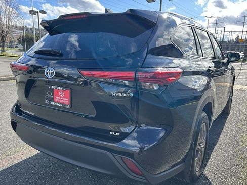 Certified 2023 Toyota Highlander Bronze Edition image 5