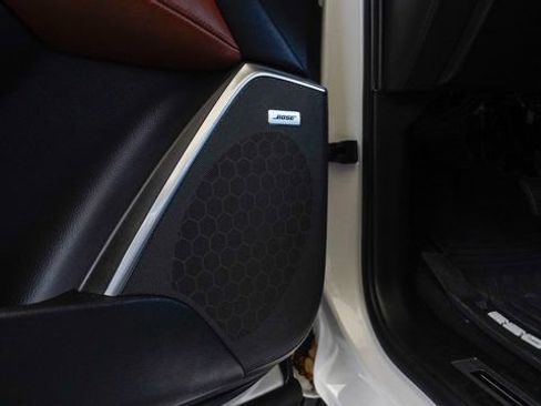 Used 2019 Cadillac Escalade ESV Premium Luxury image 45