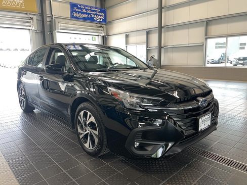 Used 2025 Subaru Legacy Premium AWD/4WD image 1