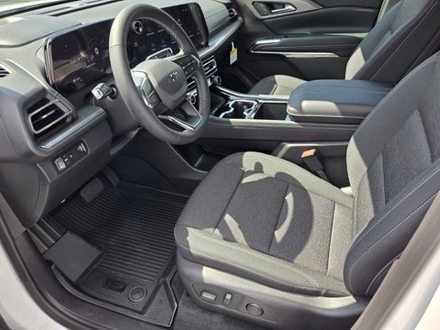 New 2026 Chevrolet Traverse LT w/ Midnight/Sport Edition FWD image 5