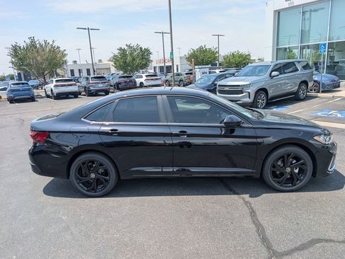 New 2025 Volkswagen Jetta SE image 4