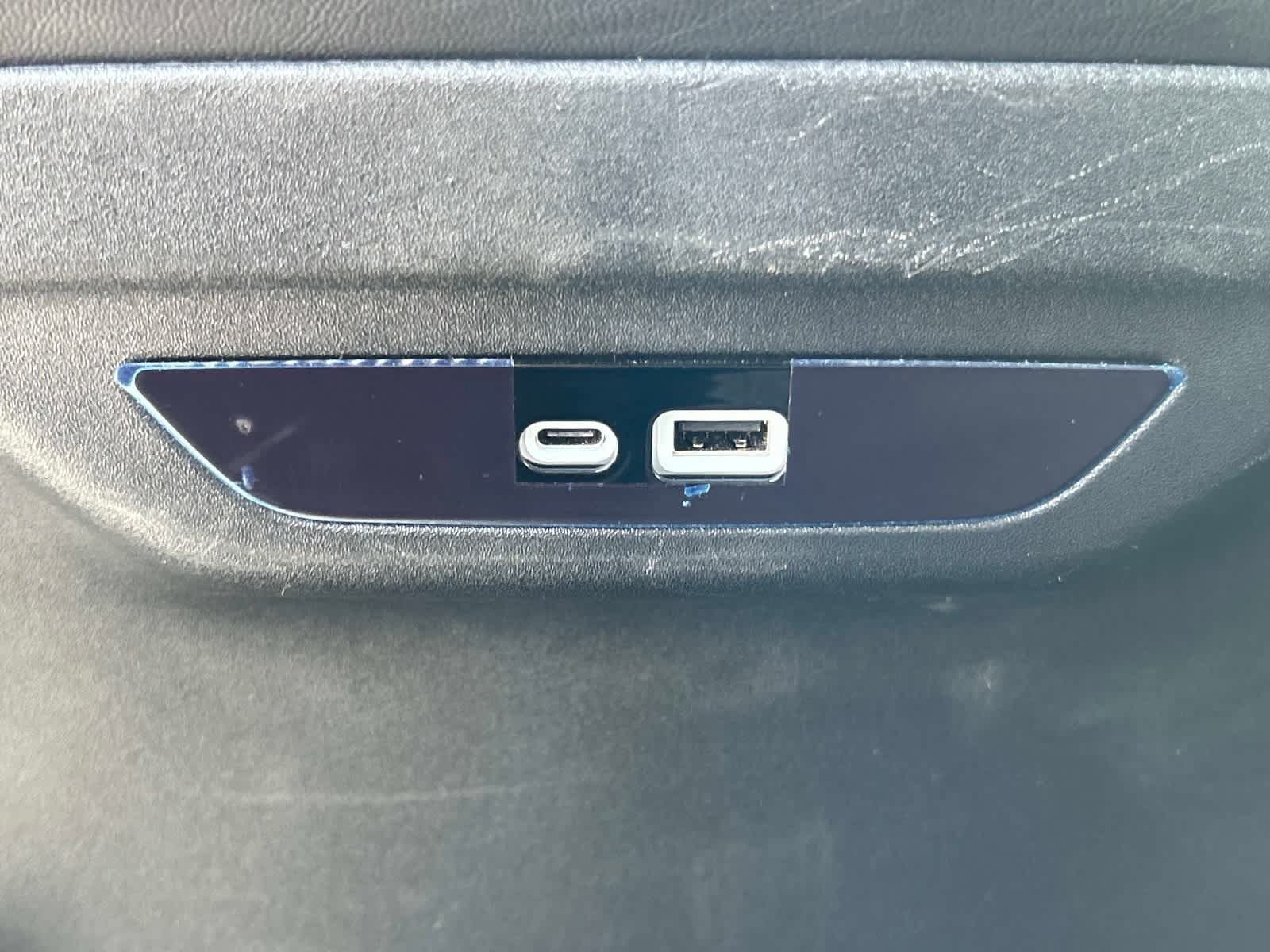 Used 2024 Chrysler Pacifica Touring-L FWD image 27