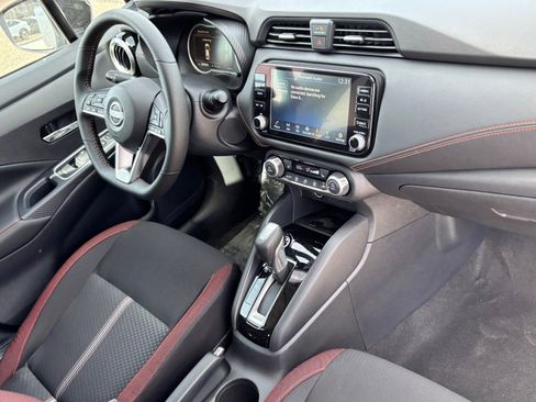 New 2025 Nissan Versa SR w/ Trunk Package image 11