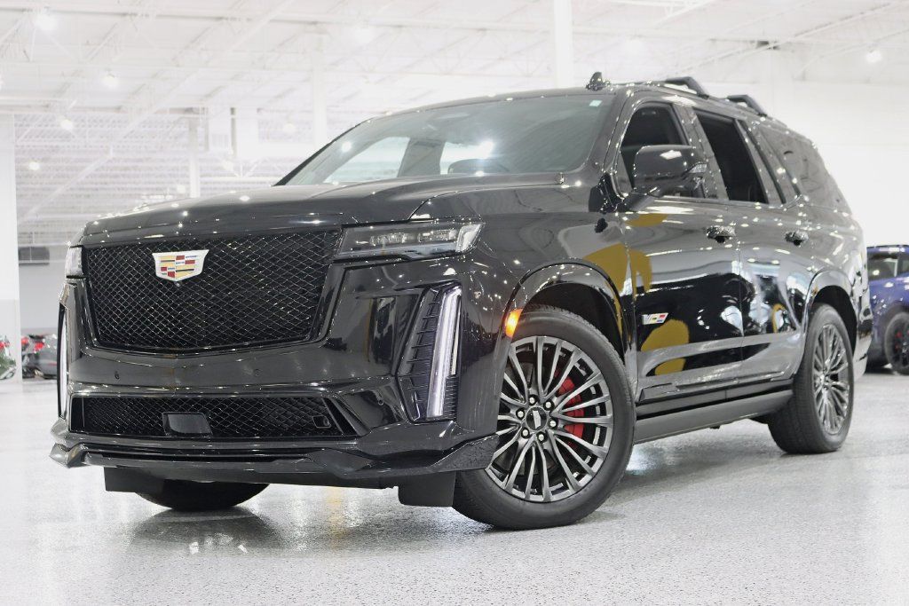 Used 2023 Cadillac Escalade V AWD/4WD image 6