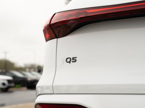 Certified 2025 Audi Q5 Premium w/ Premium Plus AWD/4WD image 30