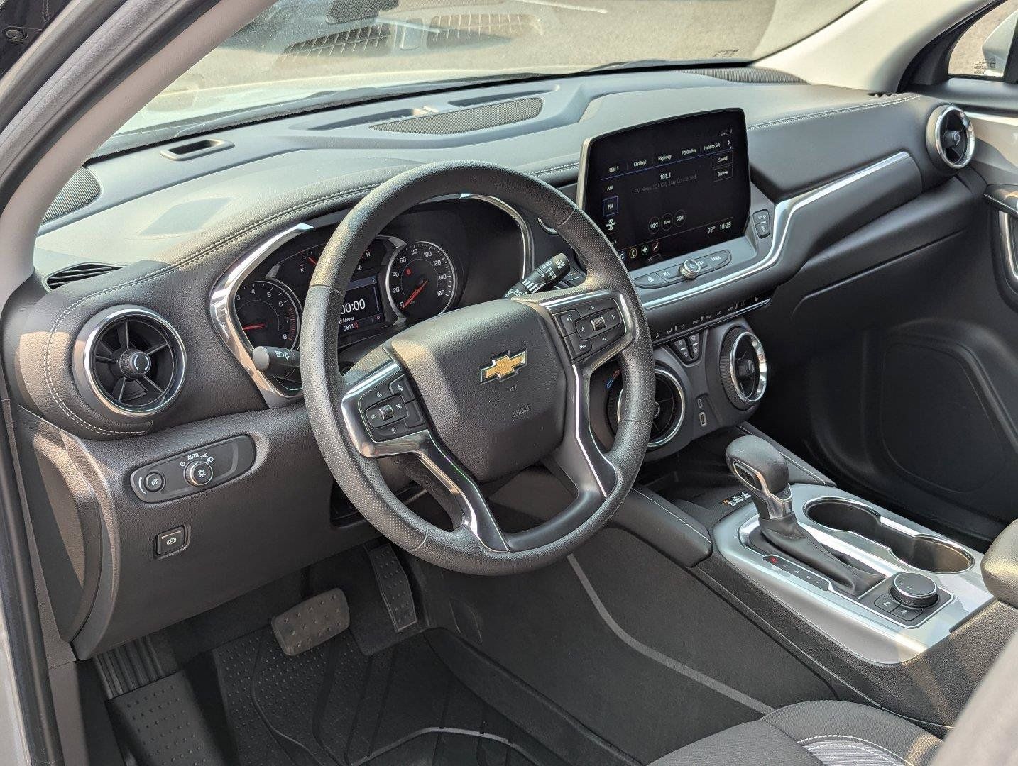 Used 2024 Chevrolet Blazer LT w/ Convenience Package FWD image 12