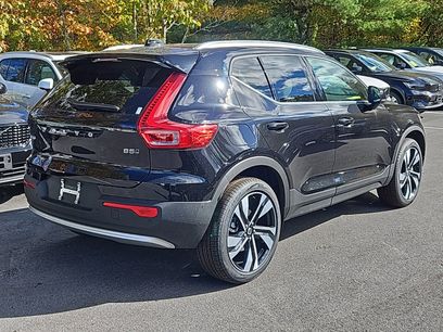 New 2025 Volvo XC40 B5 Plus w/ Protection Package Premier