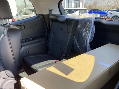 New 2025 Kia Telluride EX w/ EX Captain's Chair Package image 8