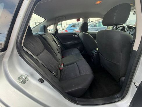 Used 2019 Nissan Sentra SV FWD image 4