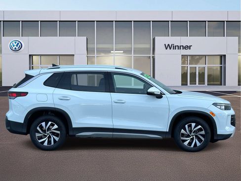 Certified 2025 Volkswagen Tiguan S FWD image 6