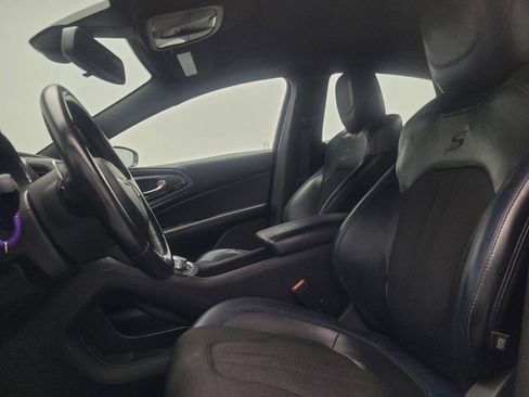 Used 2015 Chrysler 200 S image 17