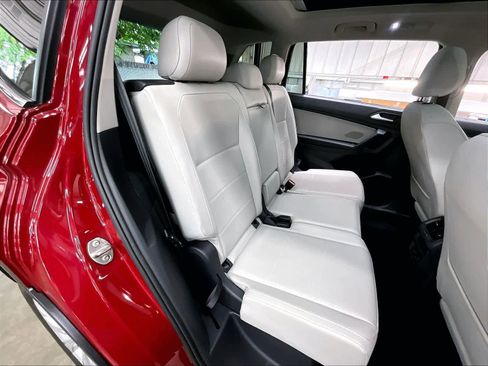 Used 2019 Volkswagen Tiguan SE w/ Panoramic Sunroof Package image 29