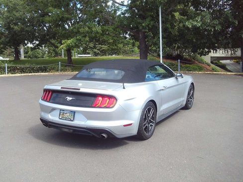 Used 2018 Ford Mustang Premium RWD image 5