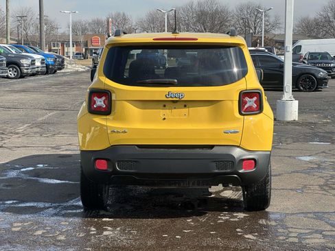 Used 2017 Jeep Renegade Latitude w/ Cold Weather Group image 6