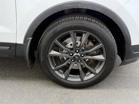 Used 2018 Ford Explorer XLT w/ XLT Appearance Package image 7