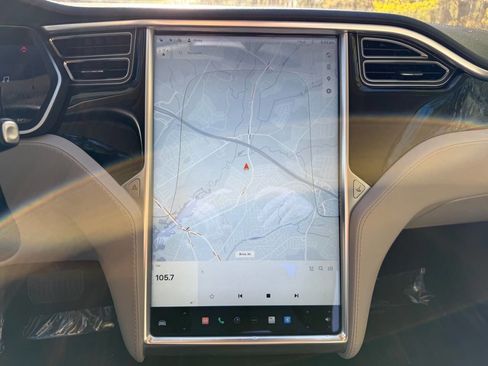 Used 2015 Tesla Model S 70D AWD/4WD image 23