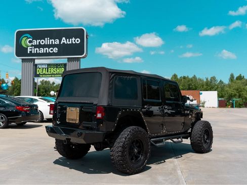 Used 2016 Jeep Wrangler Unlimited Sport w/ Connectivity Group AWD/4WD image 4
