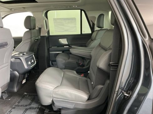 New 2025 Ford Expedition Max Active image 29