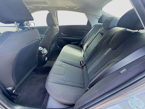 Used 2025 Hyundai Elantra SEL w/ Cargo Package FWD image 21
