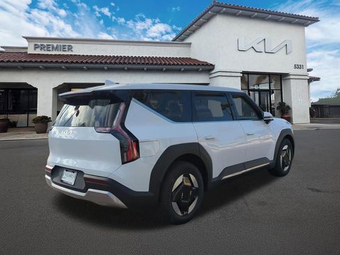 New 2026 Kia EV9 Light image 8