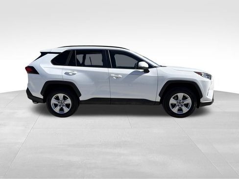 Used 2020 Toyota RAV4 XLE w/ Convenience Package FWD image 8