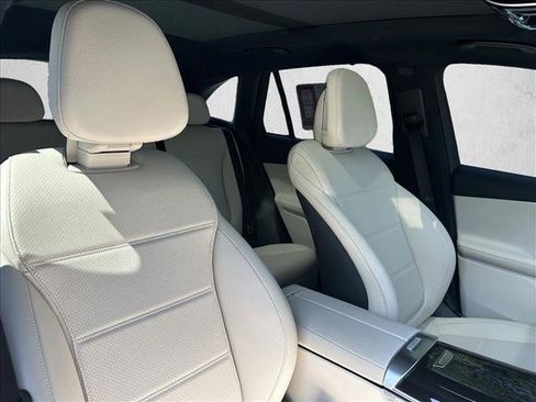 Used 2023 Mercedes-Benz GLC 300 4MATIC image 27