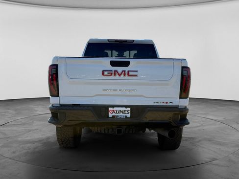 Used 2024 GMC Sierra 2500 AT4X AWD/4WD image 9