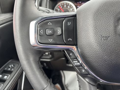 Used 2025 RAM 1500 Laramie w/ Sport Appearance Package AWD/4WD image 18