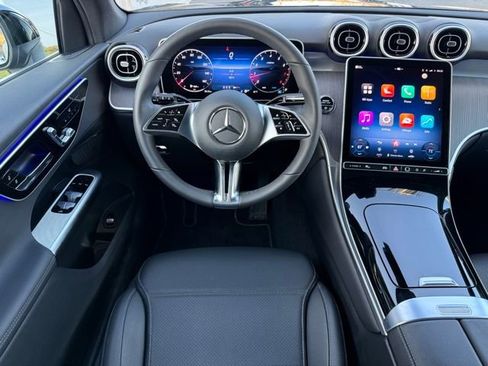 Used 2026 Mercedes-Benz GLC 300 4MATIC image 12