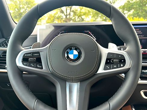 New 2026 BMW X5 xDrive40i w/ M Sport Package AWD/4WD image 17