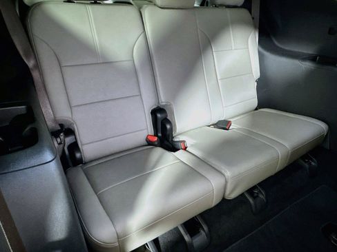 Certified 2026 GMC Acadia Elevation w/ Elevation Premium Package FWD image 26