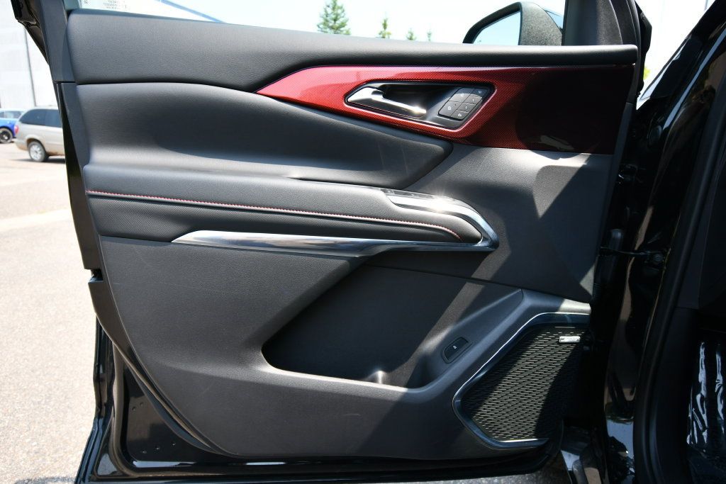 Used 2025 Chevrolet Traverse RS w/ LPO, Floor Liner Package AWD/4WD image 14