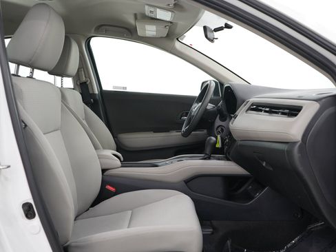 Used 2020 Honda HR-V LX image 11