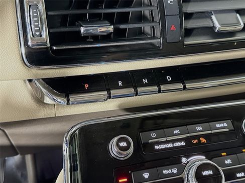 Used 2024 Lincoln Navigator L Reserve AWD/4WD image 19