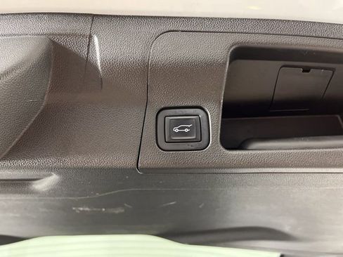 Used 2023 GMC Acadia SLT w/ Elevation Edition image 49