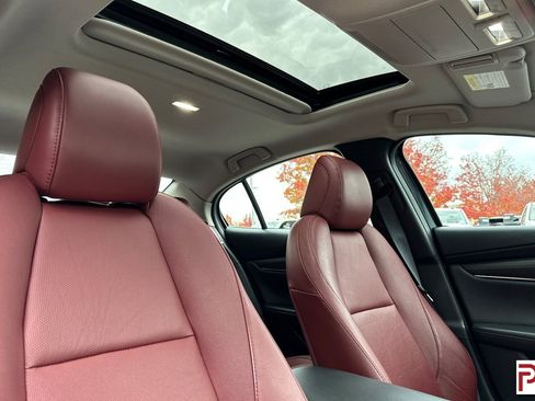 Used 2024 MAZDA MAZDA3 s image 18