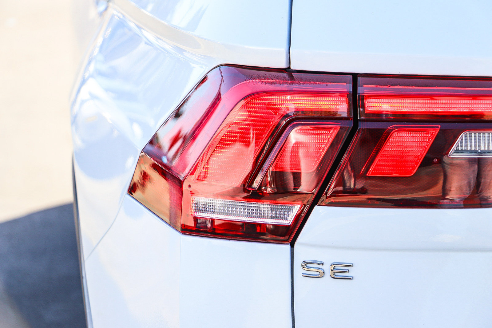 Used 2023 Volkswagen Tiguan SE FWD image 9