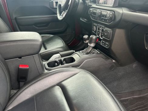 Used 2022 Jeep Wrangler Unlimited Sahara image 16