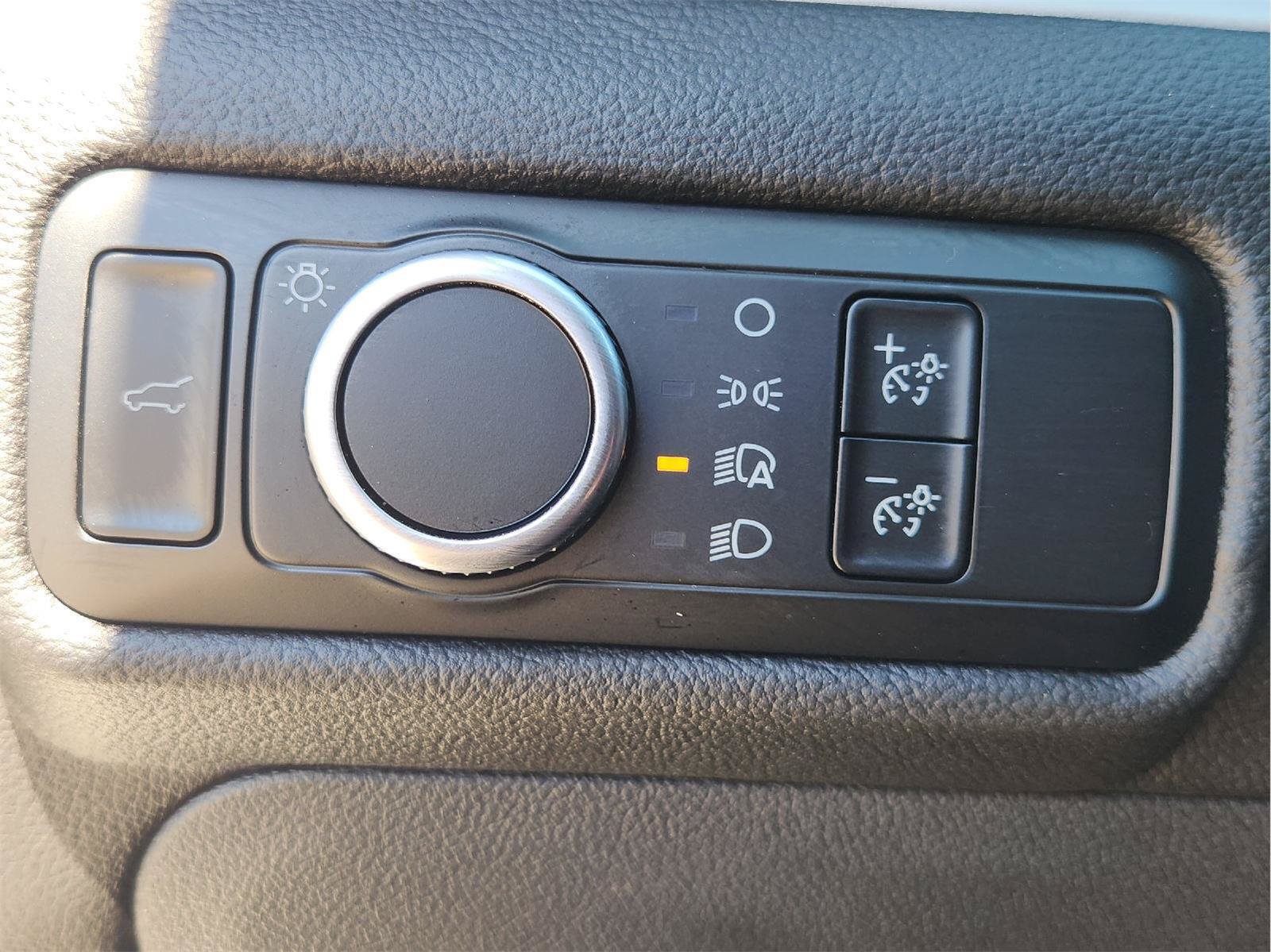 Used 2024 Ford Explorer XLT RWD image 22
