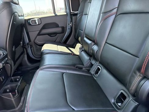 Used 2025 Jeep Gladiator Rubicon image 14