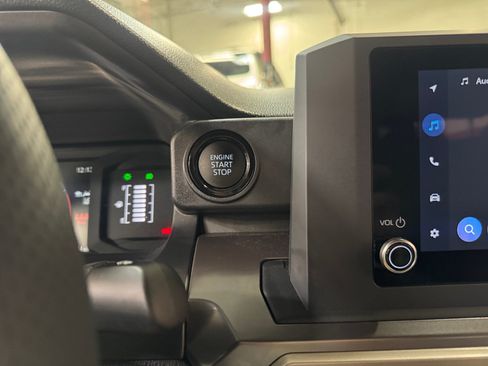 Certified 2025 Toyota Tacoma SR5 AWD/4WD image 30