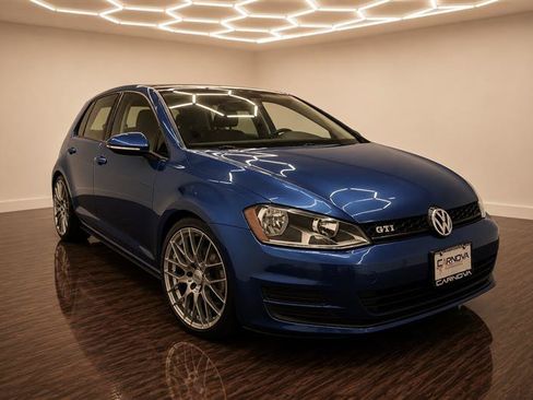 Used 2017 Volkswagen Golf Wolfsburg Edition FWD image 10
