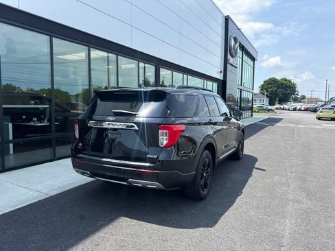 Used 2023 Ford Explorer XLT w/ Equipment Group 202A AWD/4WD image 3