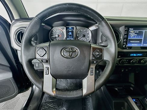 Used 2022 Toyota Tacoma SR5 RWD image 15